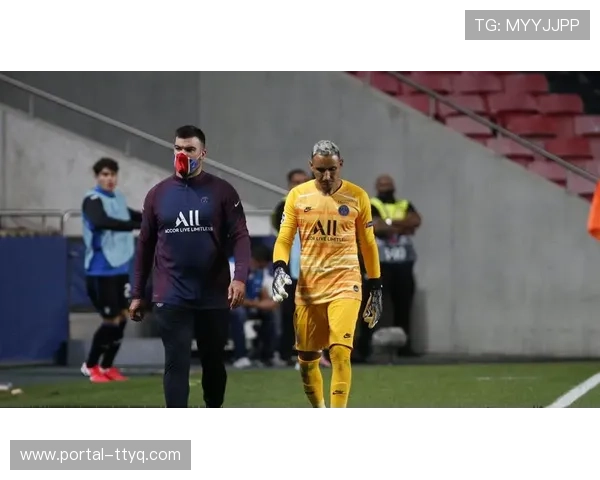 科内右大腿股二头肌二级损伤，预计缺阵一个月缺席法甲关键赛程